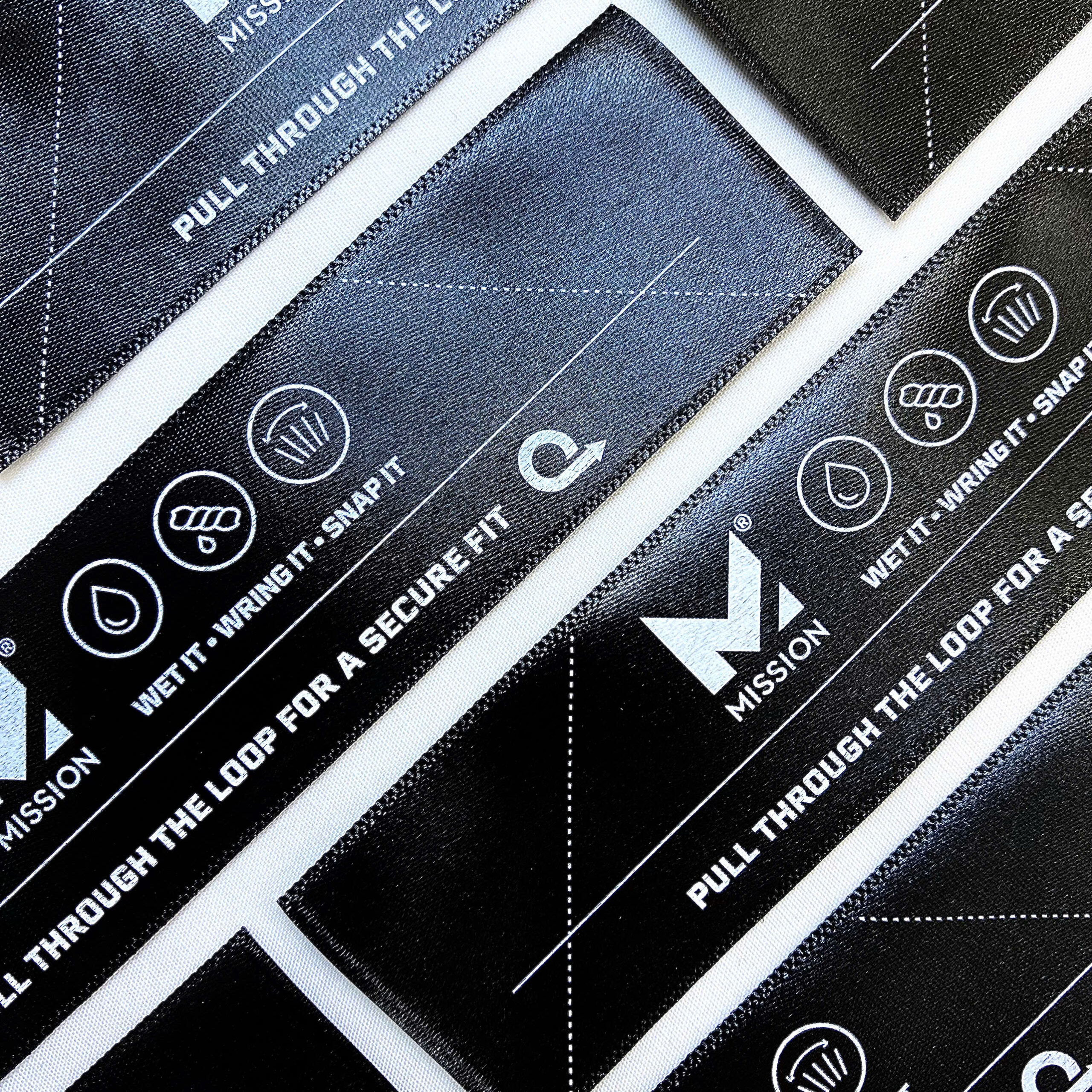 Nhãn In Satin Bóng Kéo Lụa 1 Mặt Bóng Nhãn In Satin Bóng Kéo Lụa 1 Mặt Bóng